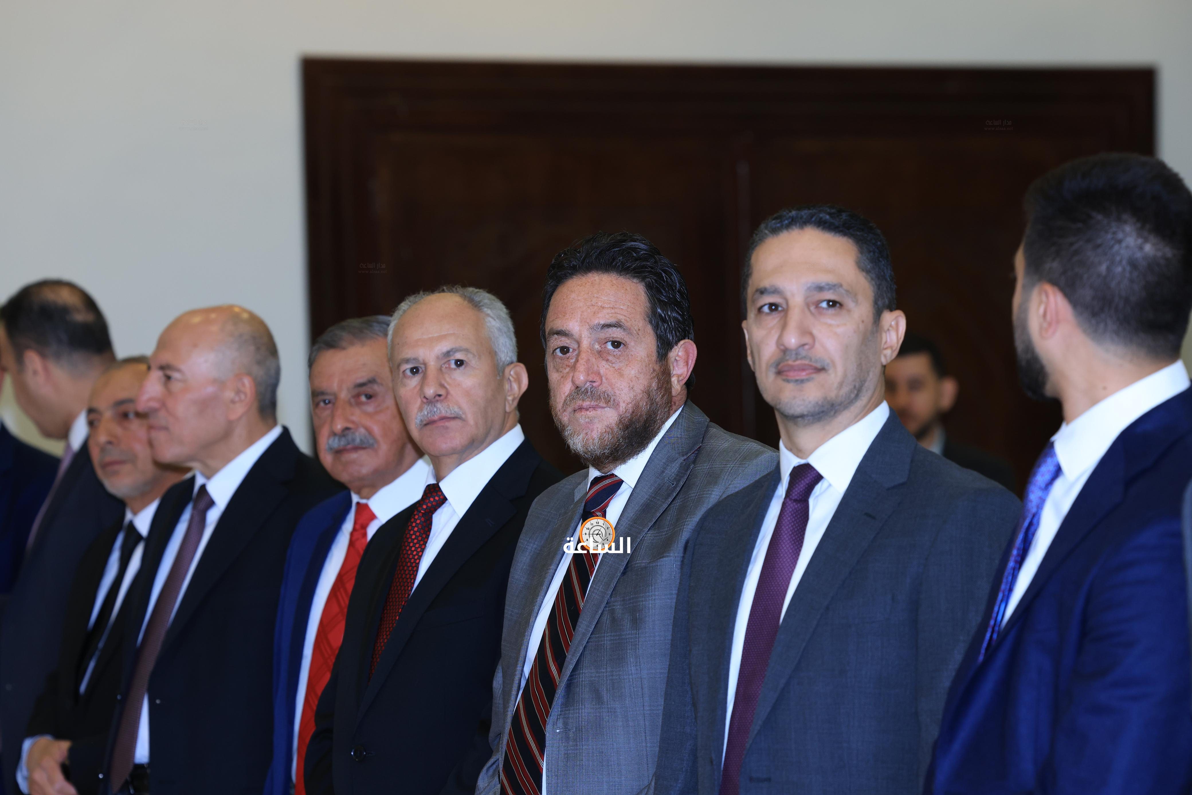 Madar Al-Saa Images 0.3358716046597515