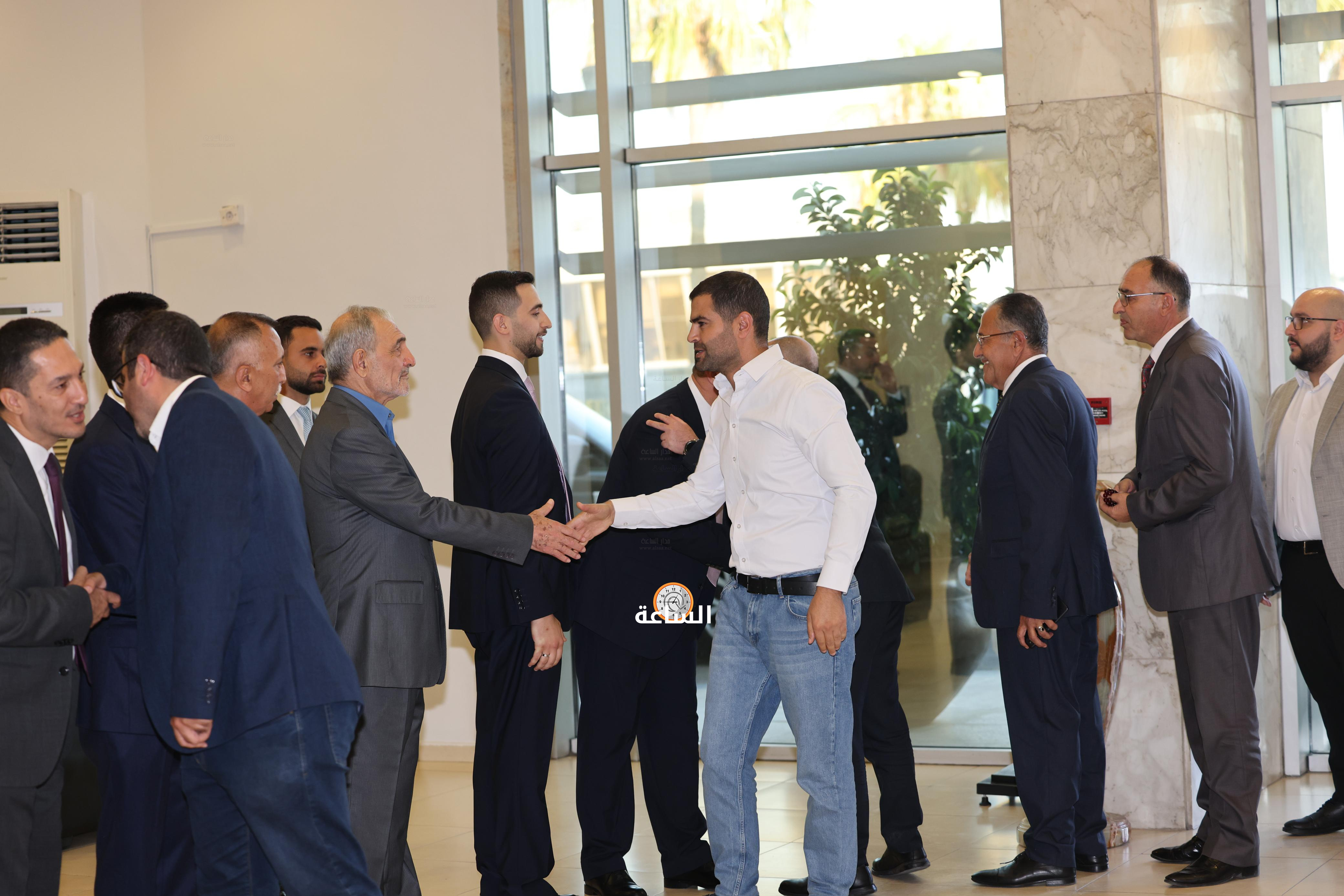 Madar Al-Saa Images 0.27477079295882