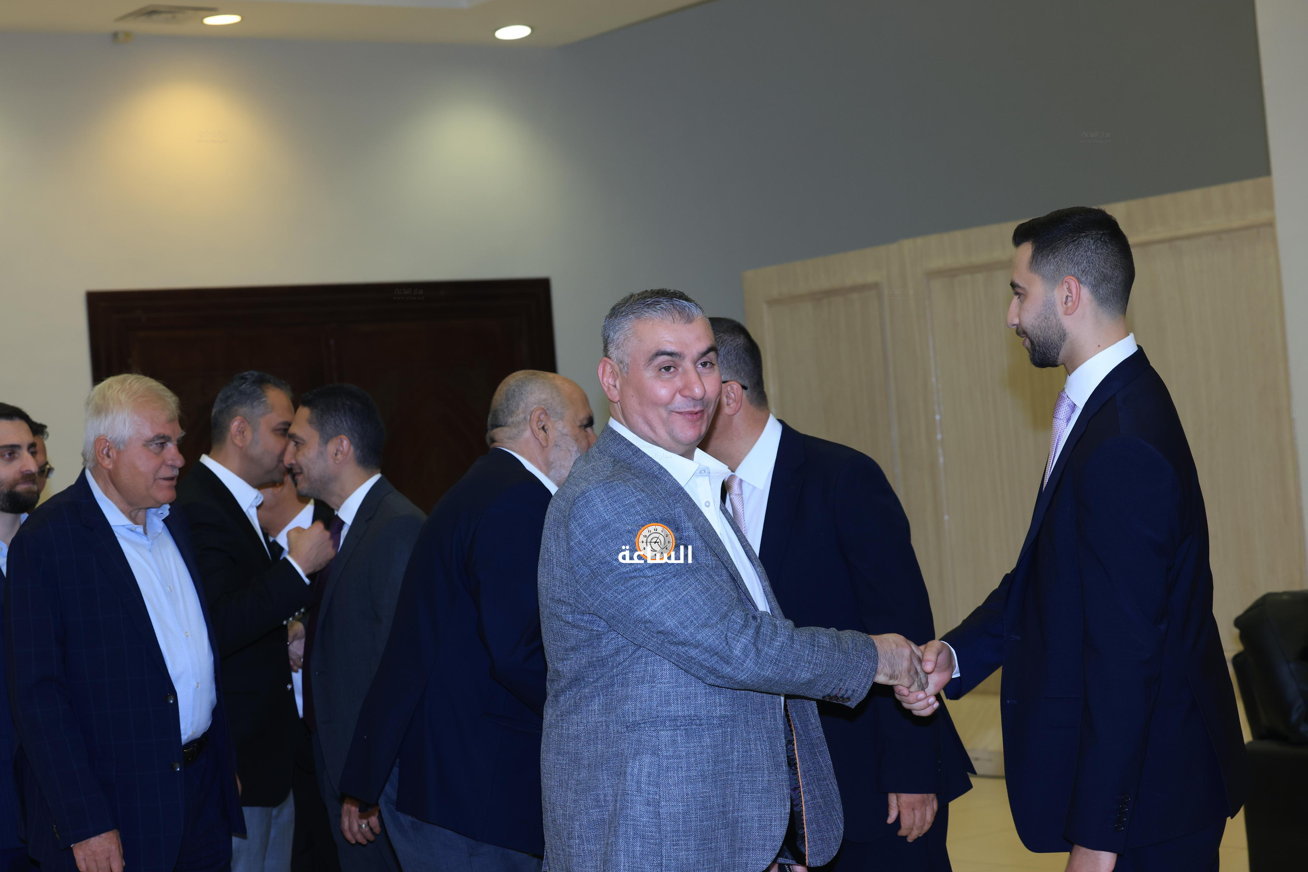 Madar Al-Saa Images 0.5578063880198156