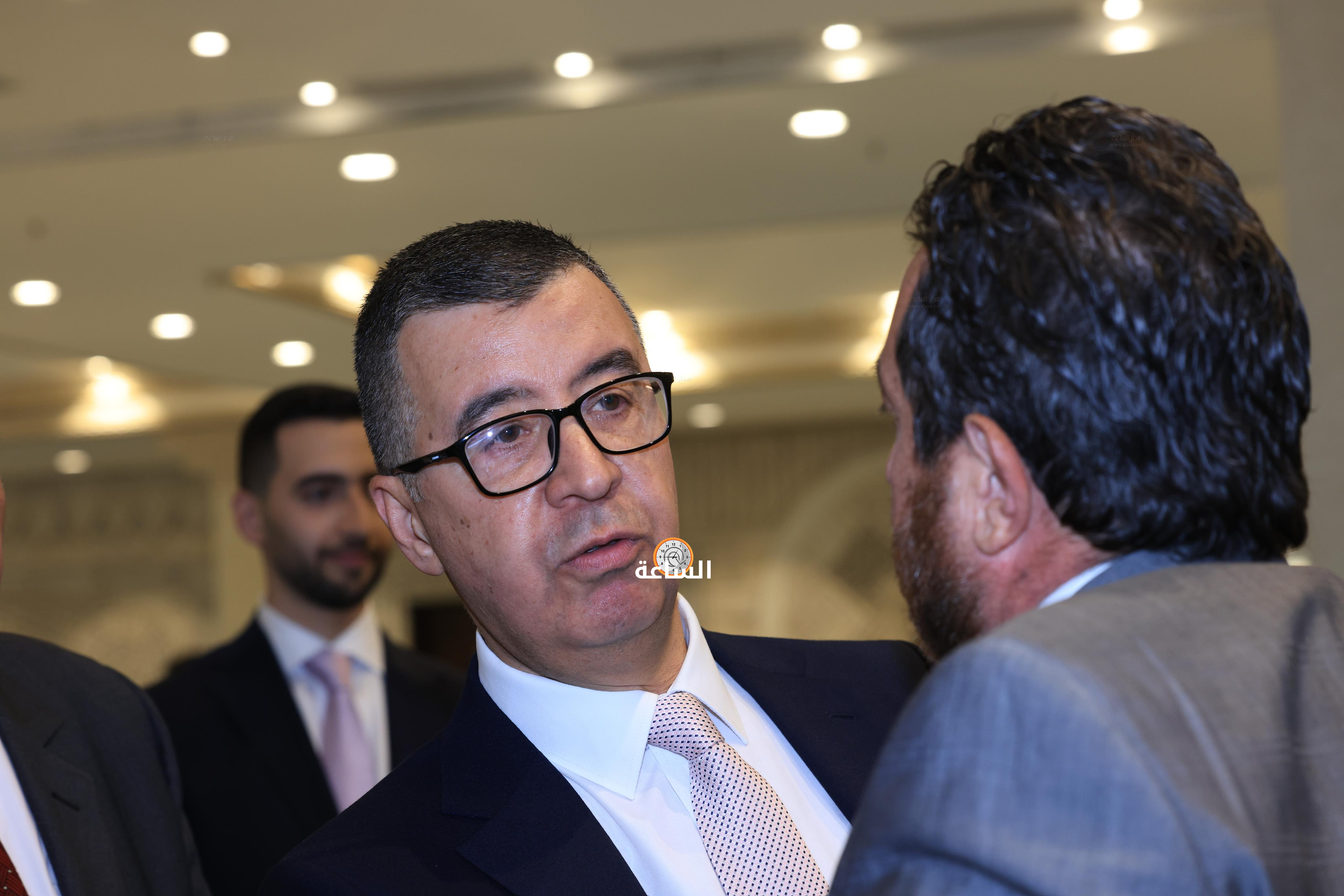 Madar Al-Saa Images 0.20961242348618891