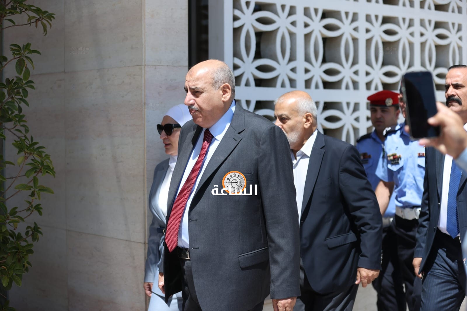 Madar Al-Saa Images 0.7260614897726979