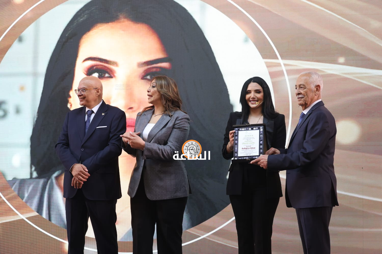 Madar Al-Saa Images 0.4828970062945621