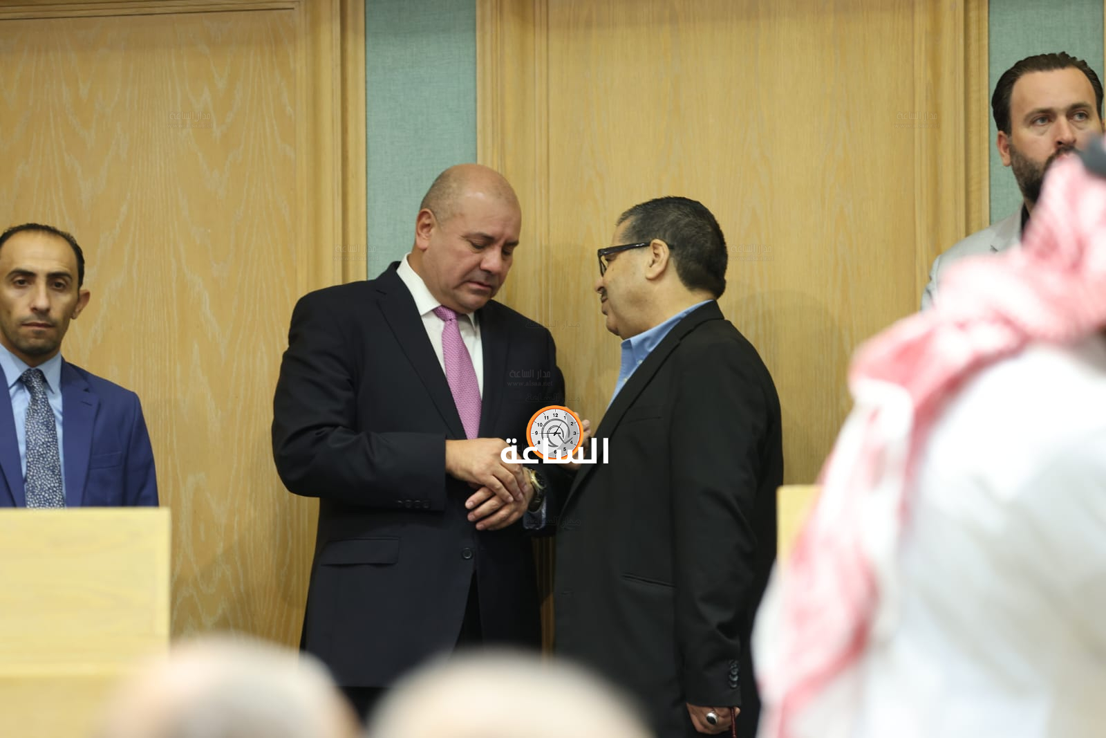 Madar Al-Saa Images 0.3810731713997171