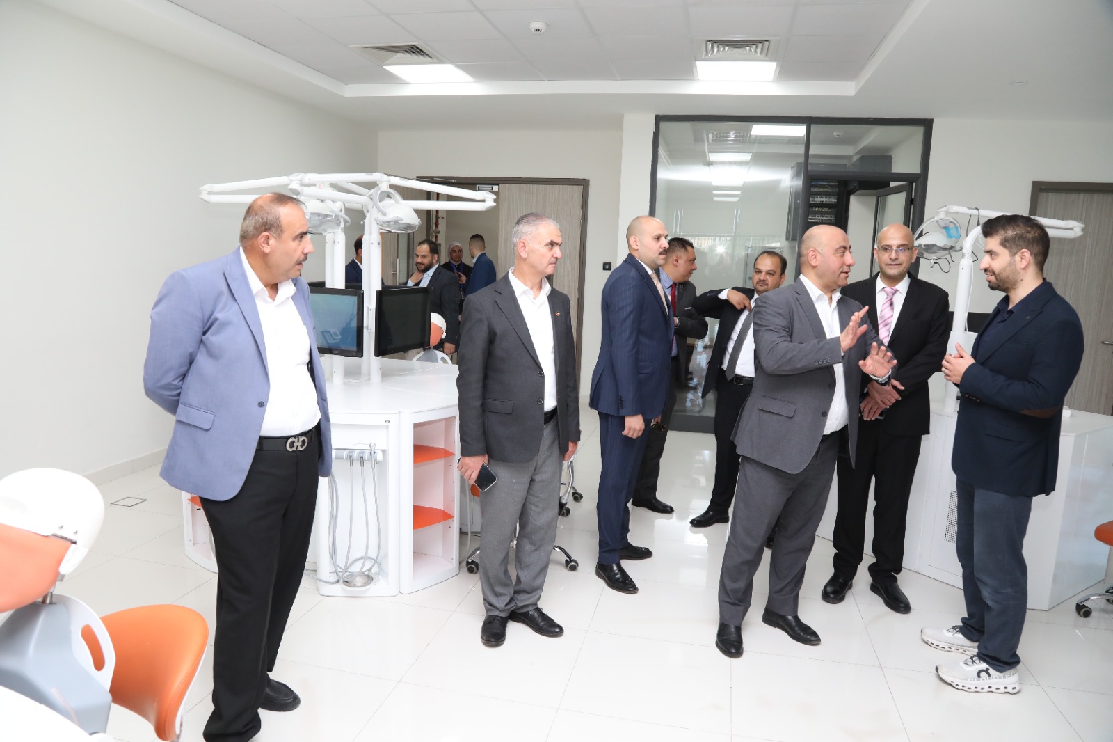 Madar Al-Saa Images 0.7570411371136545