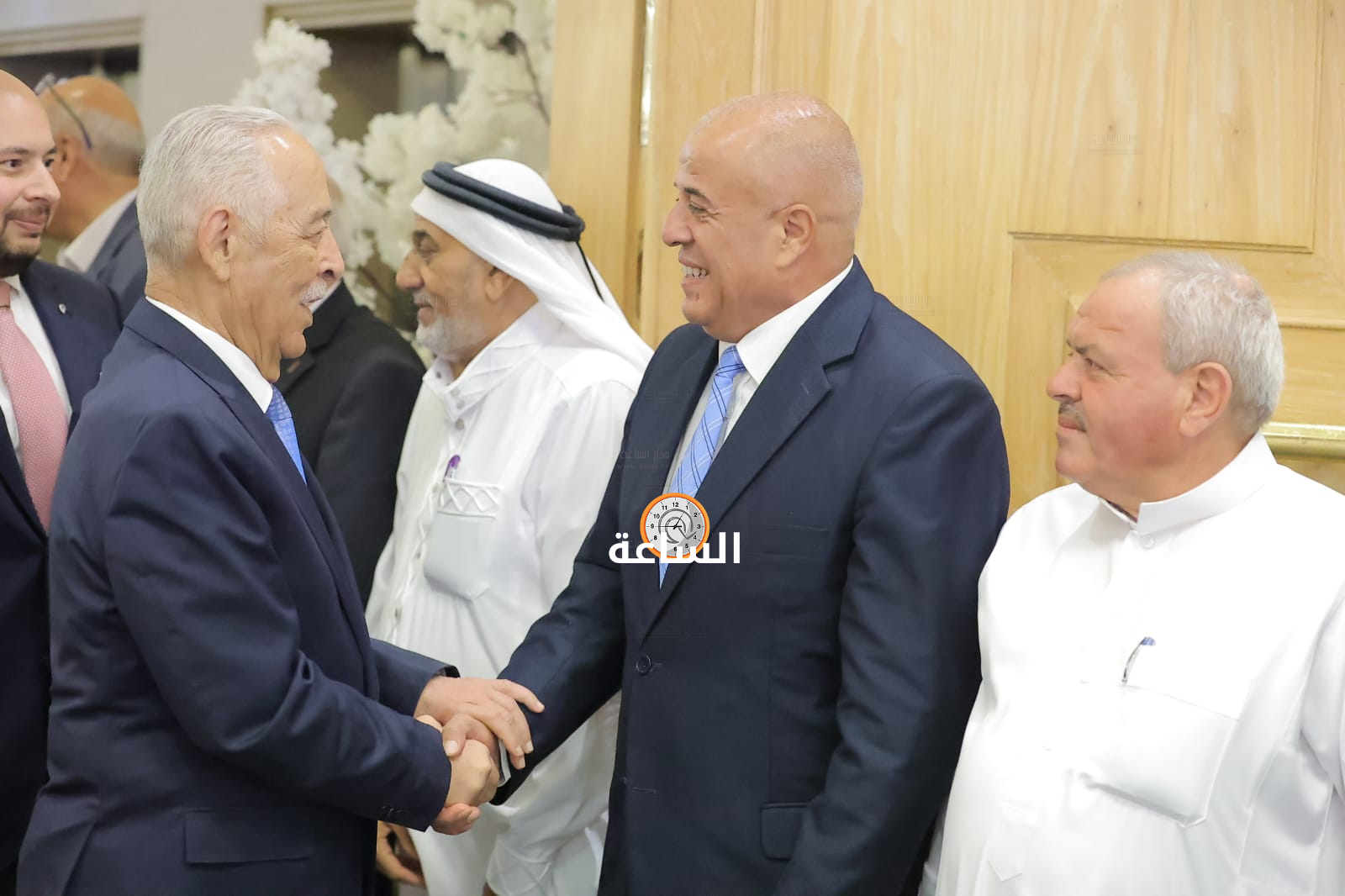 Madar Al-Saa Images 0.4265240389243933