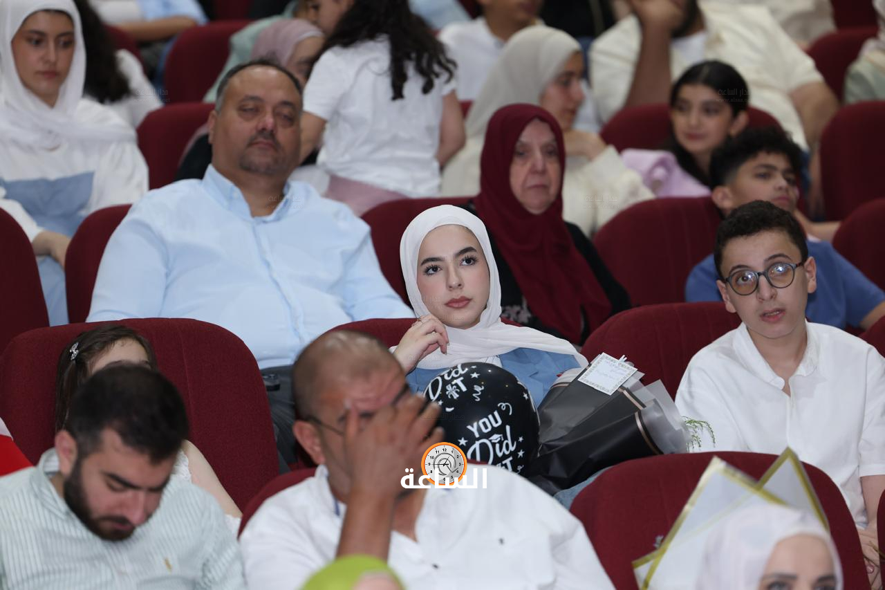 Madar Al-Saa Images 0.4945453290188023