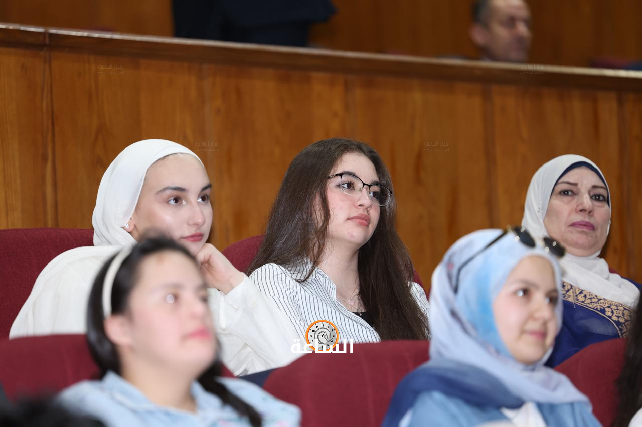 Madar Al-Saa Images 0.3503773379521007