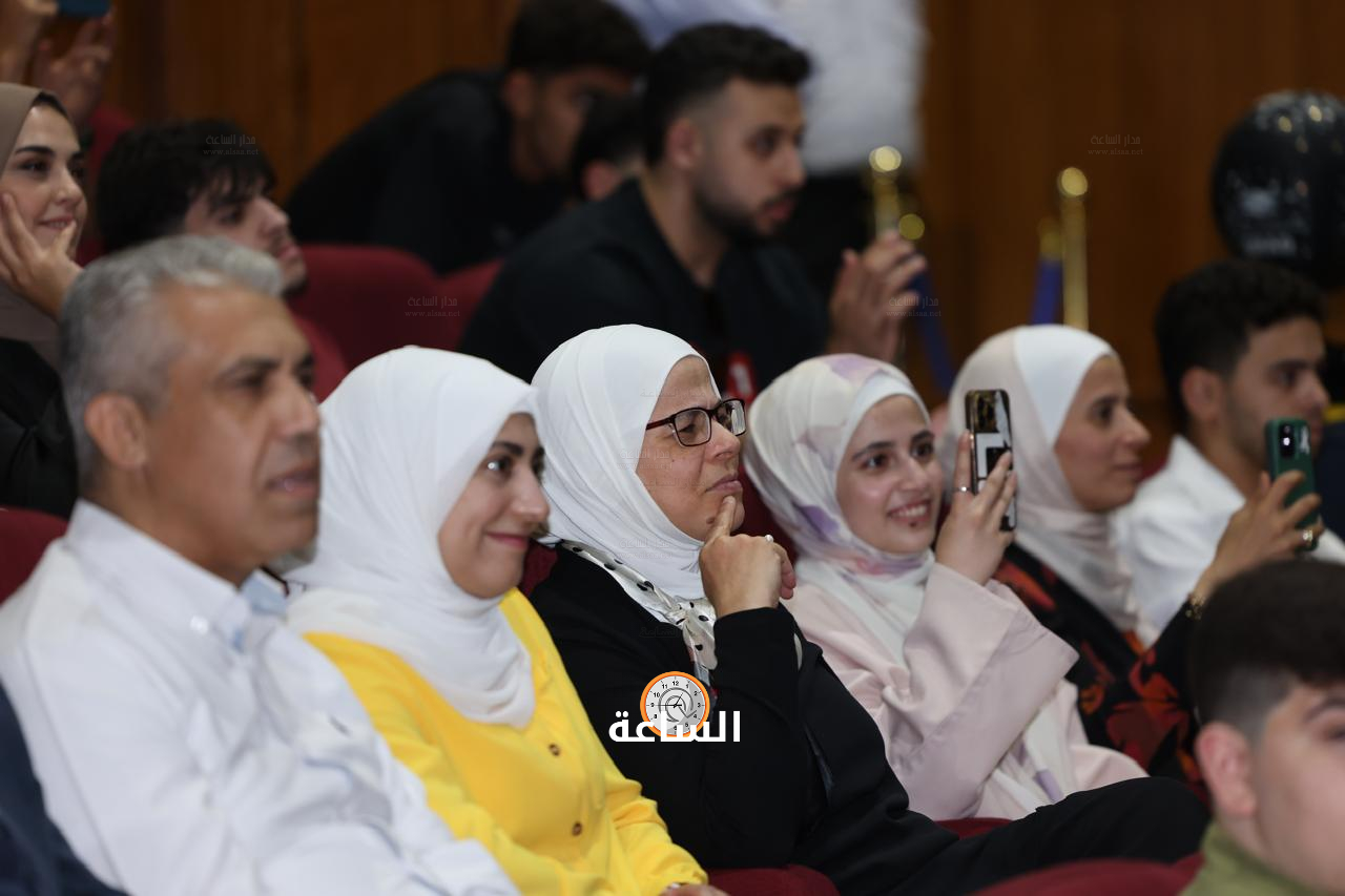 Madar Al-Saa Images 0.9839207390598569