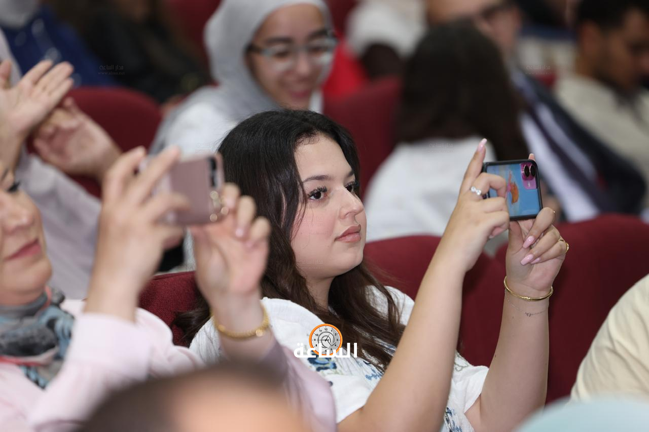 Madar Al-Saa Images 0.6881382332872609