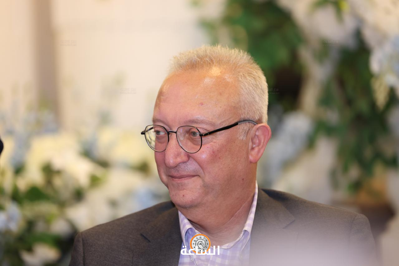 Madar Al-Saa Images 0.4918504887302939