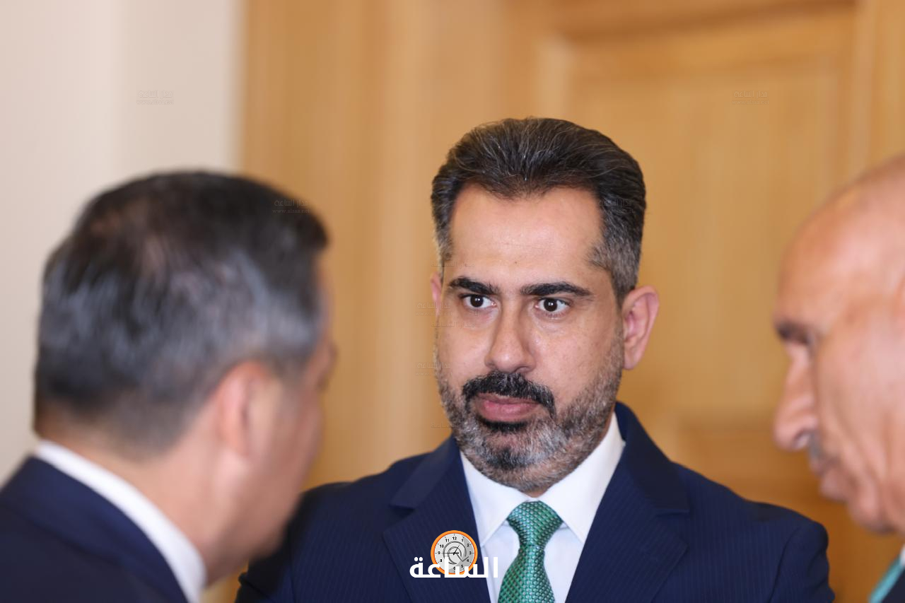 Madar Al-Saa Images 0.437573767233302