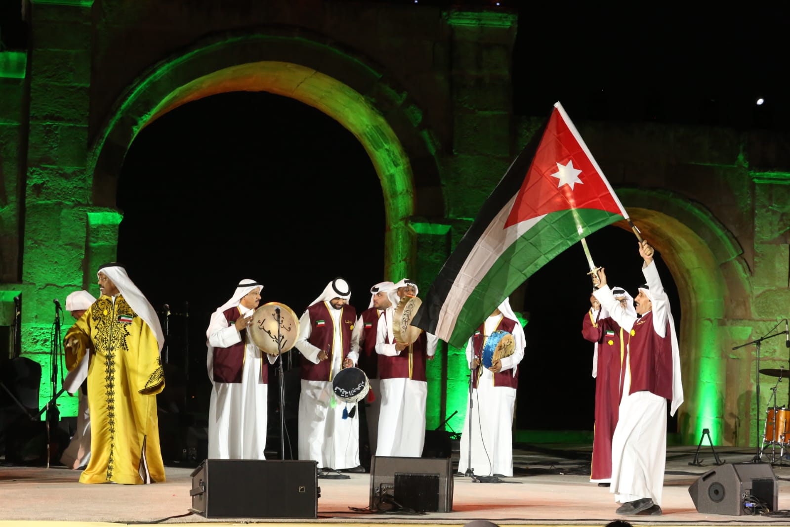 Madar Al-Saa Images 0.8891119461100594