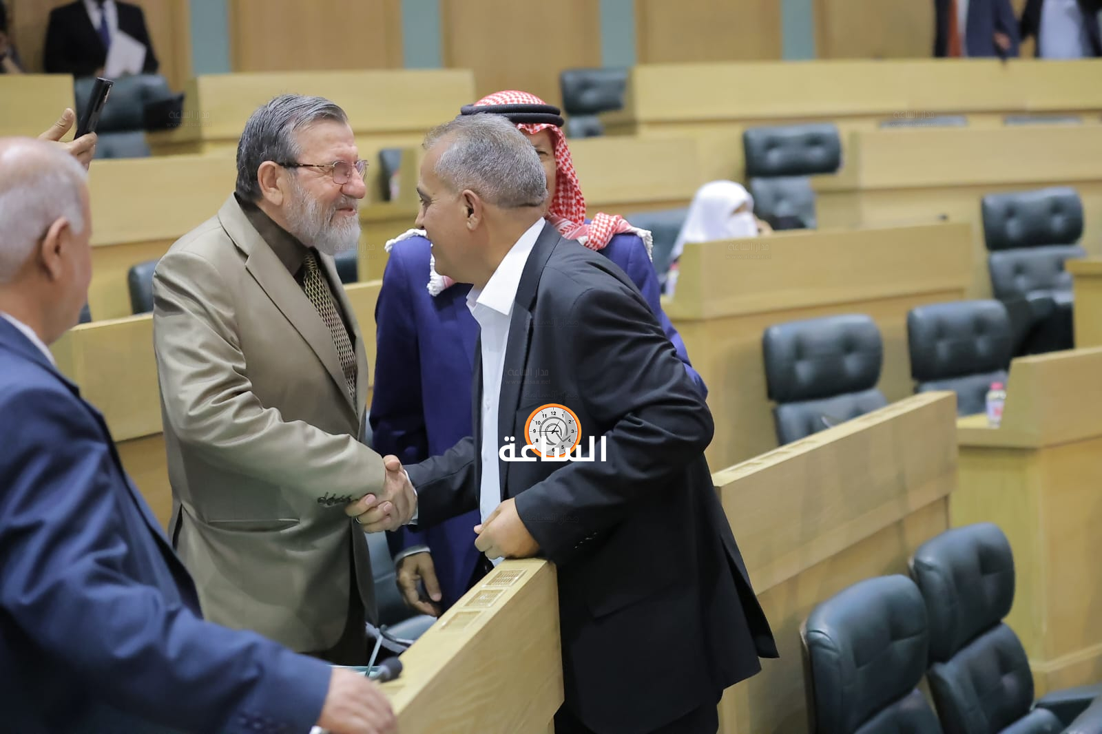 Madar Al-Saa Images 0.3246175721501213