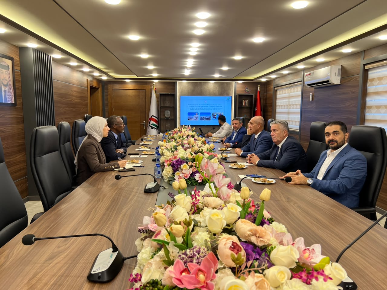 Madar Al-Saa Images 0.10454434313029093