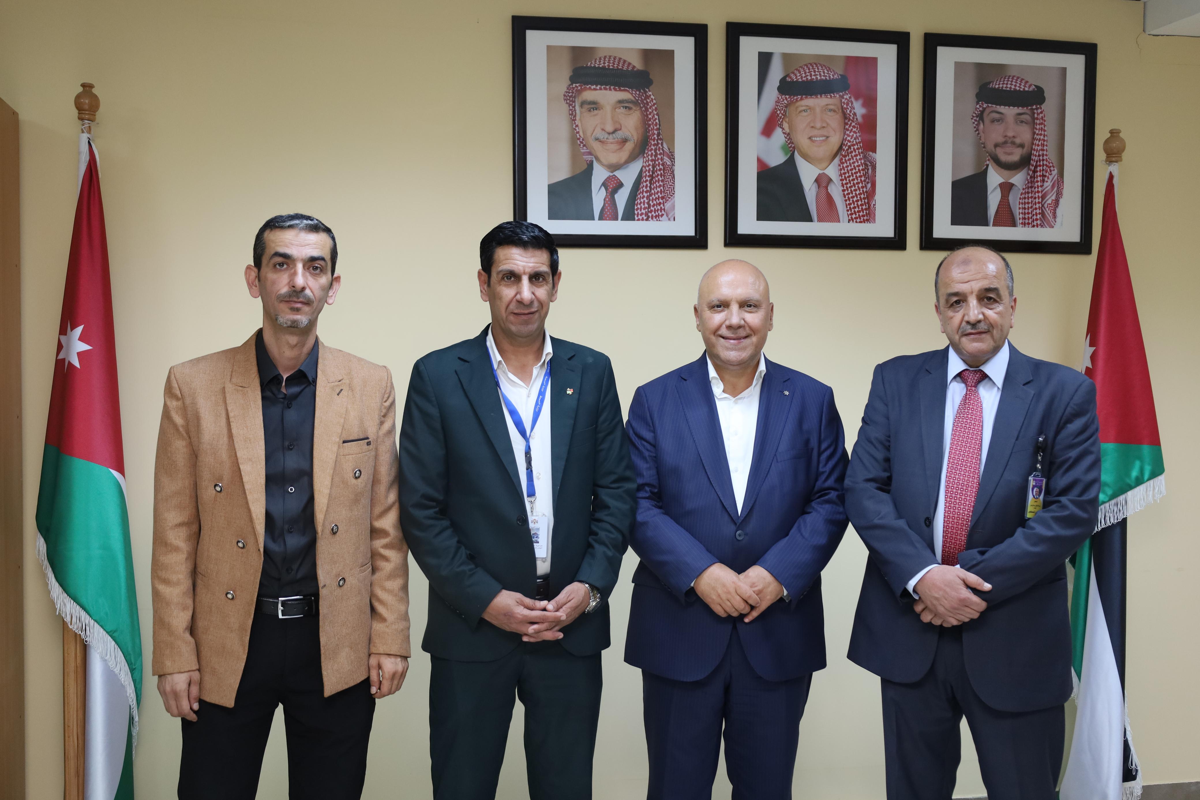 Madar Al-Saa Images 0.1237063651298026