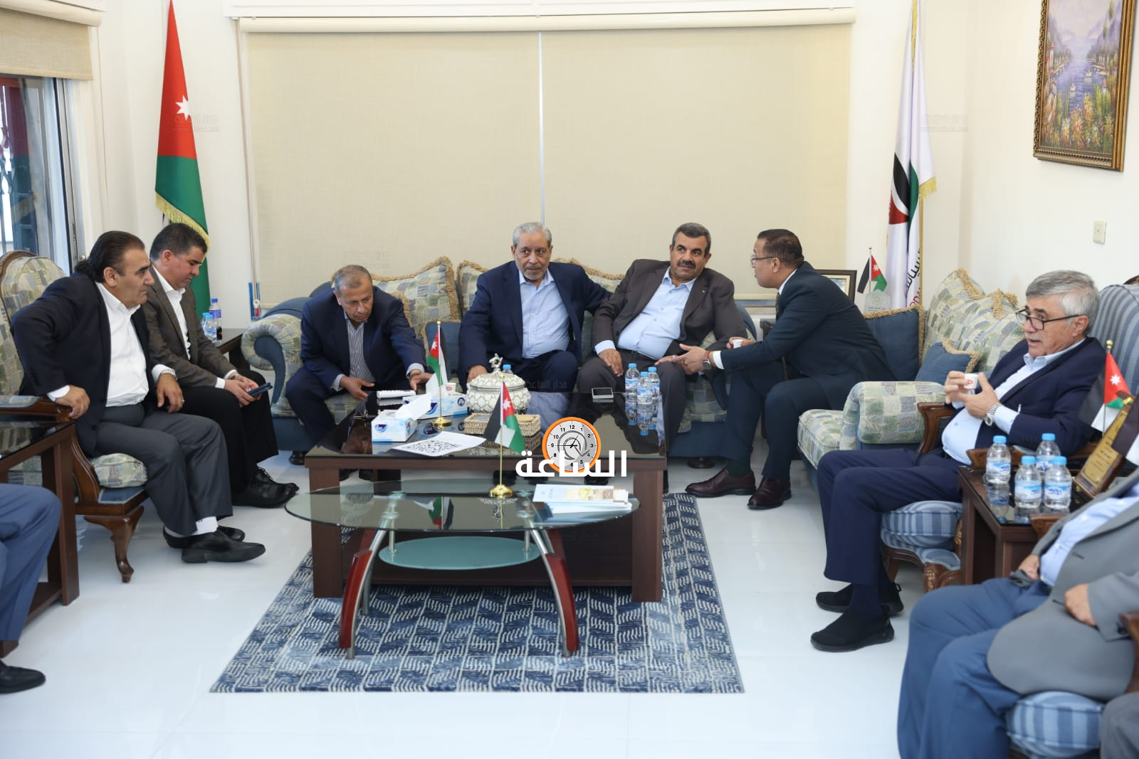 Madar Al-Saa Images 0.38273298491617835