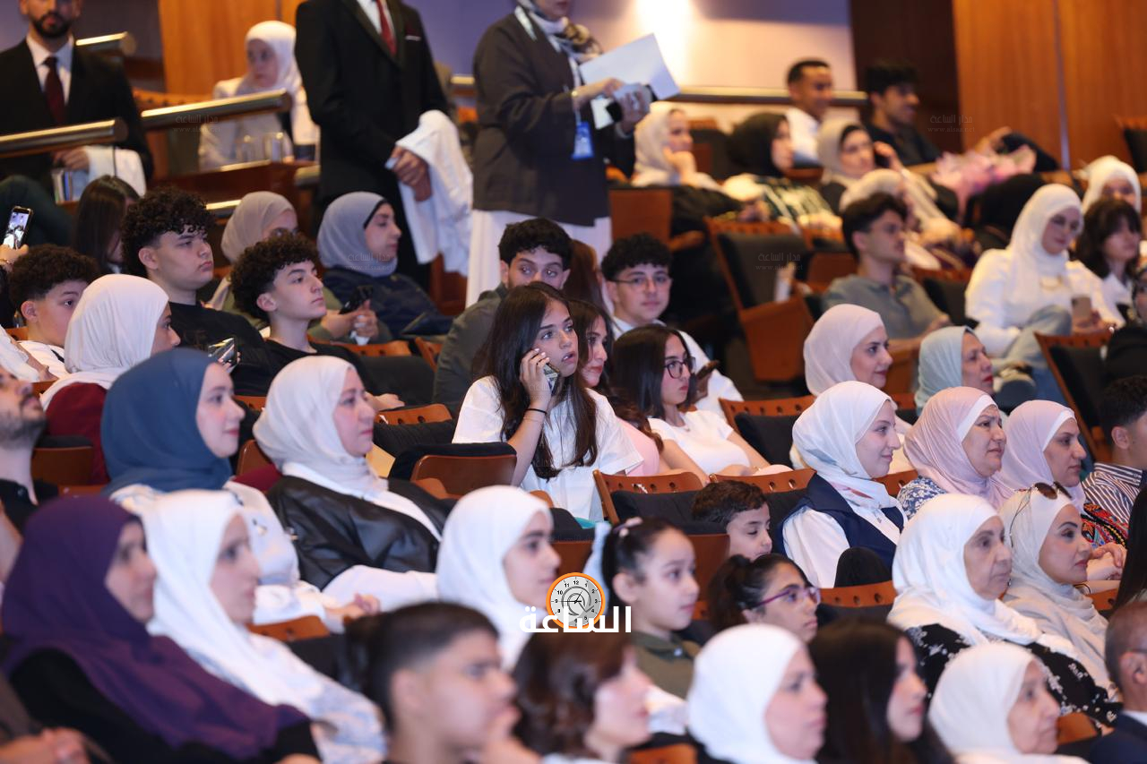 Madar Al-Saa Images 0.4957126392985376