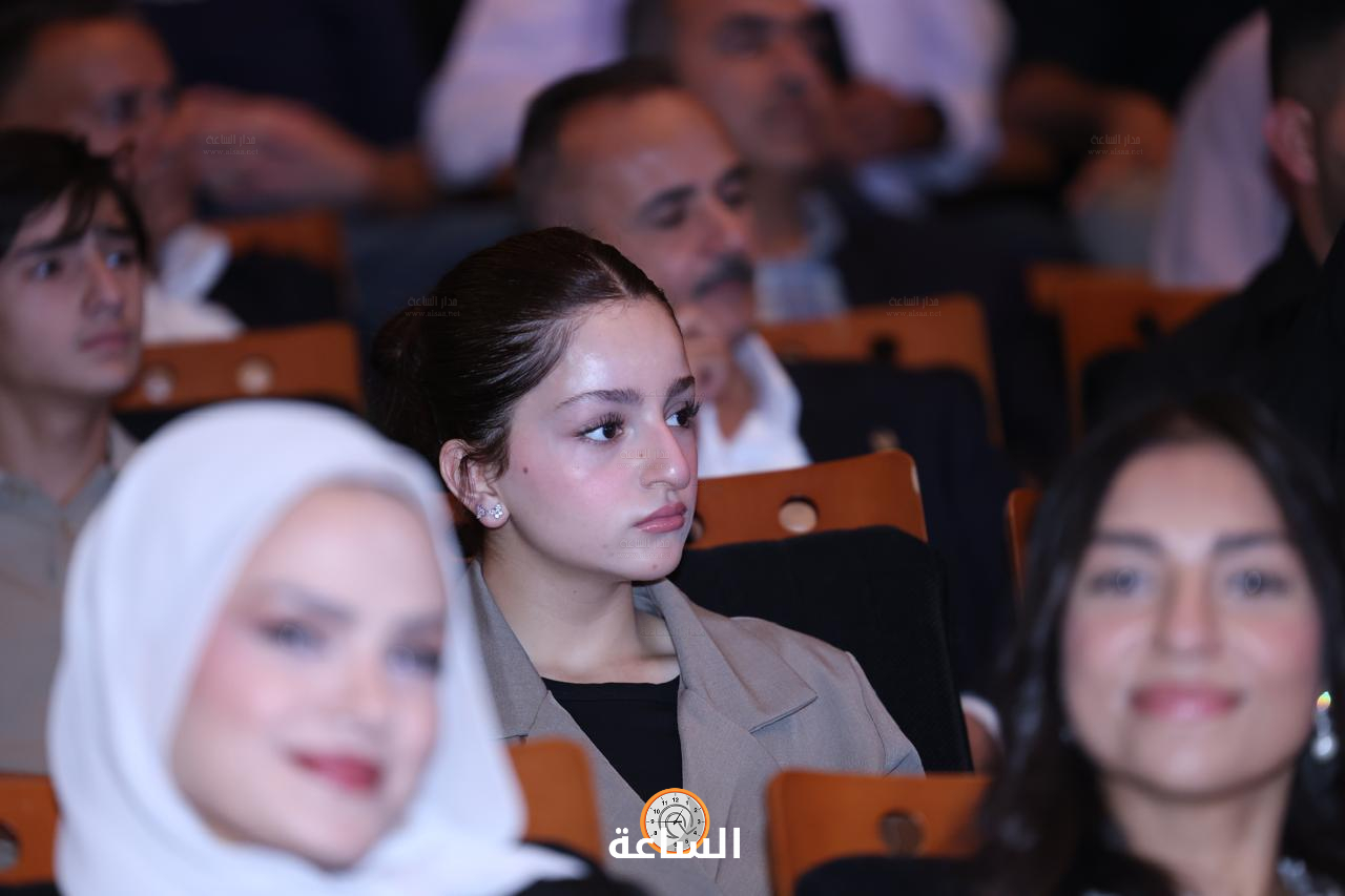 Madar Al-Saa Images 0.8600393177668099