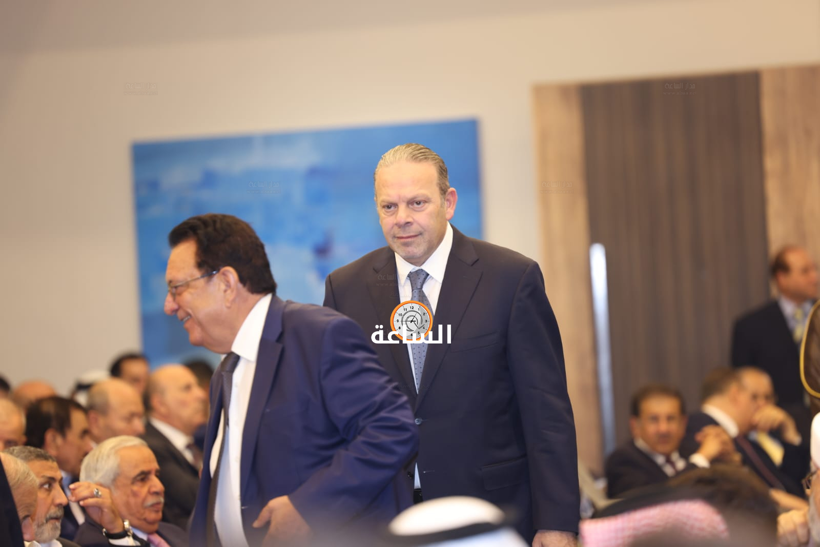 Madar Al-Saa Images 0.984198003004028