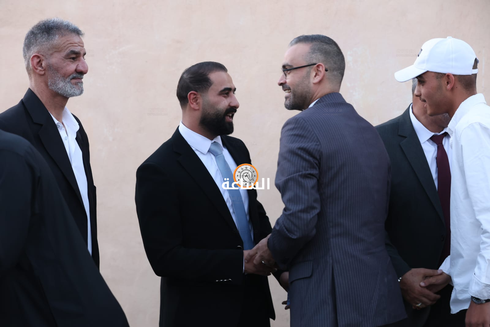 Madar Al-Saa Images 0.7451190941457392