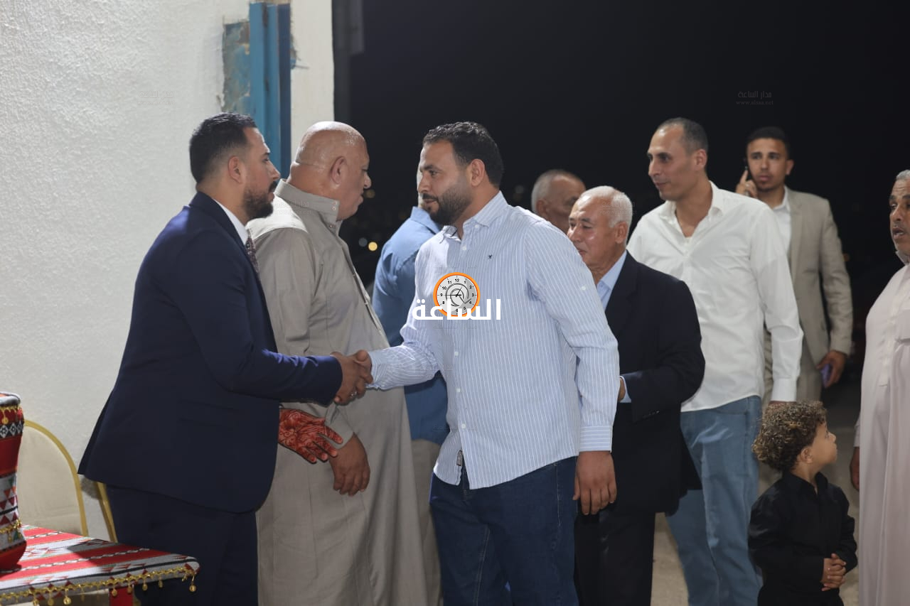 Madar Al-Saa Images 0.44904236746755344