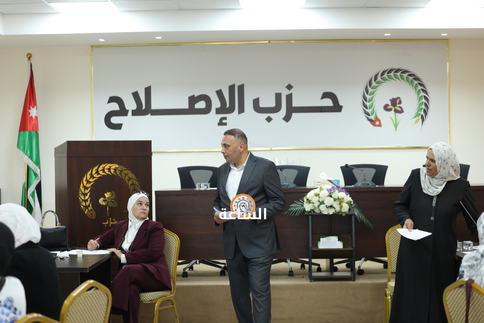 Madar Al-Saa Images 0.26880172154350834