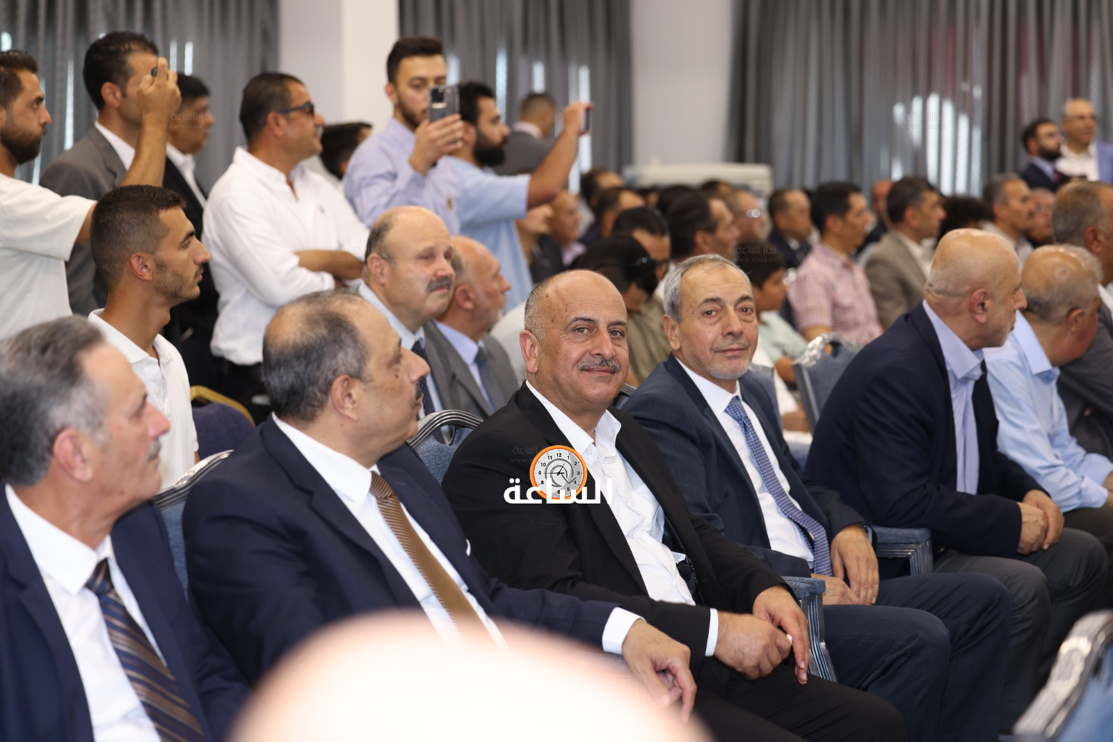 Madar Al-Saa Images 0.6414627383522534