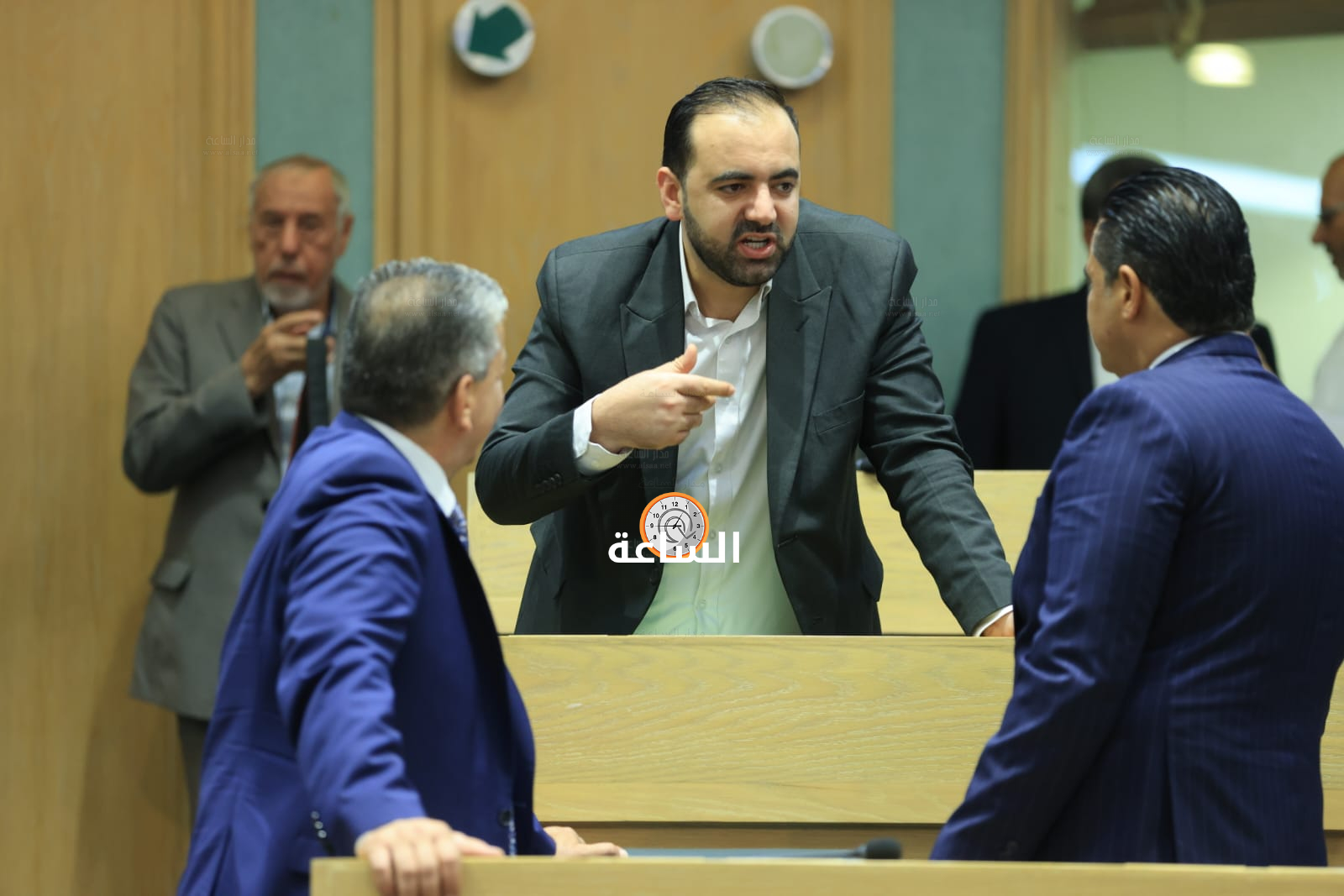 Madar Al-Saa Images 0.624690040728653