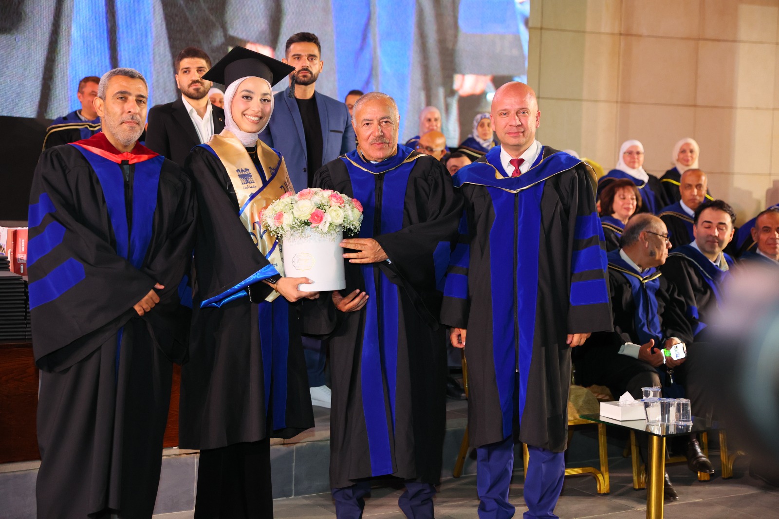Madar Al-Saa Images 0.3347915933639073