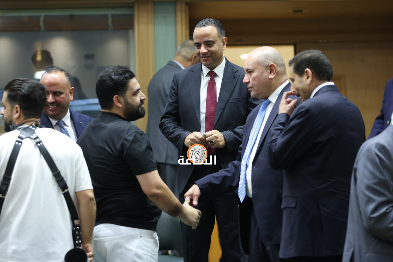 Madar Al-Saa Images 0.38290317962299636