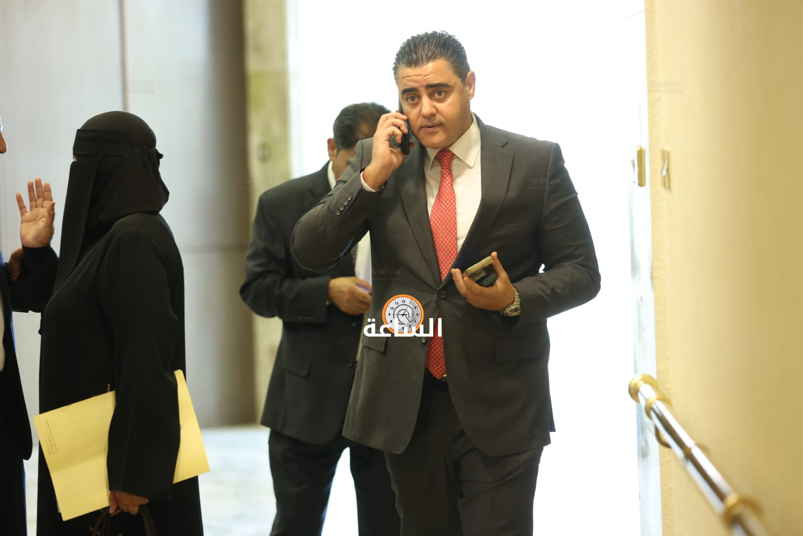 Madar Al-Saa Images 0.161342304264257