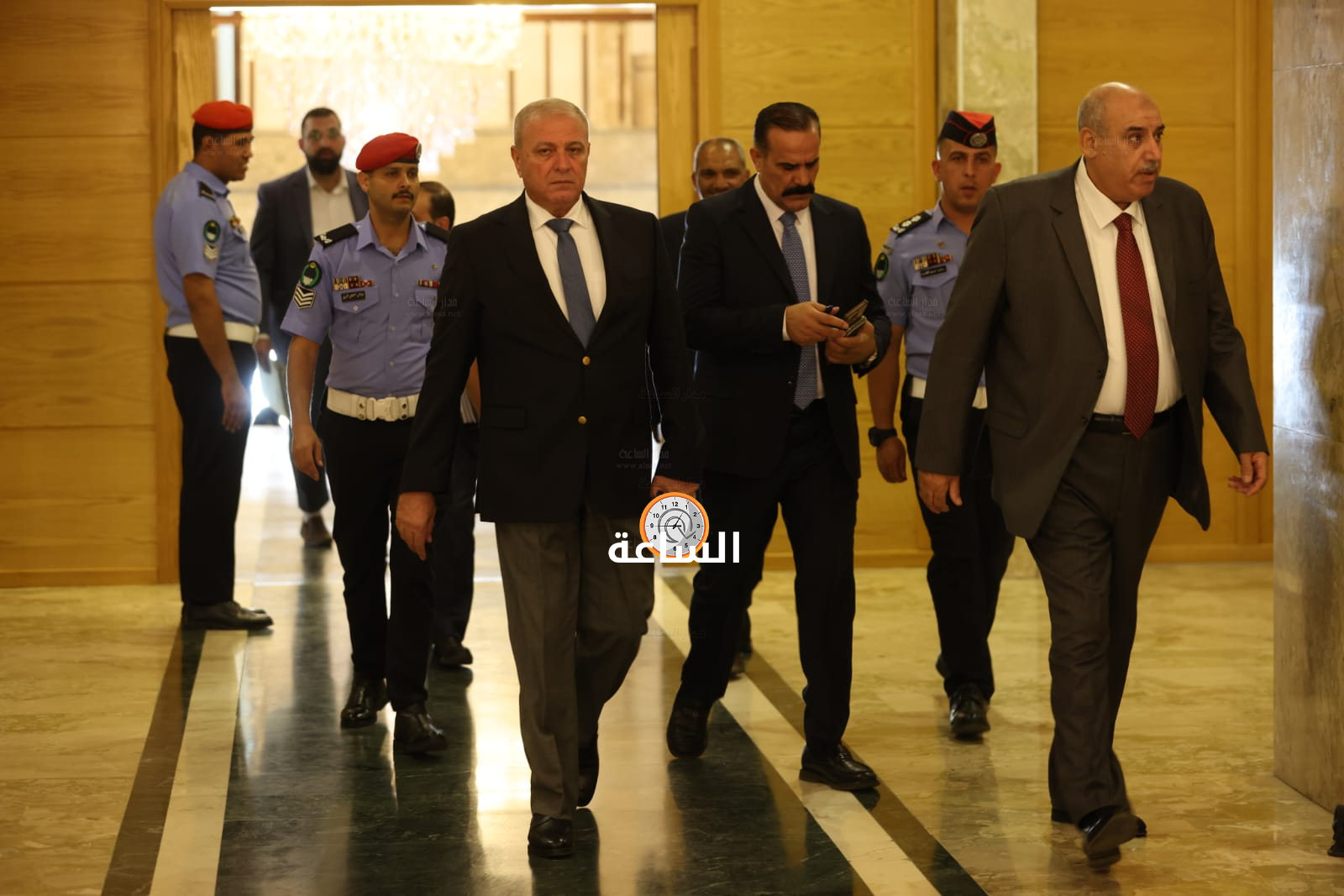 Madar Al-Saa Images 0.3758294011510874