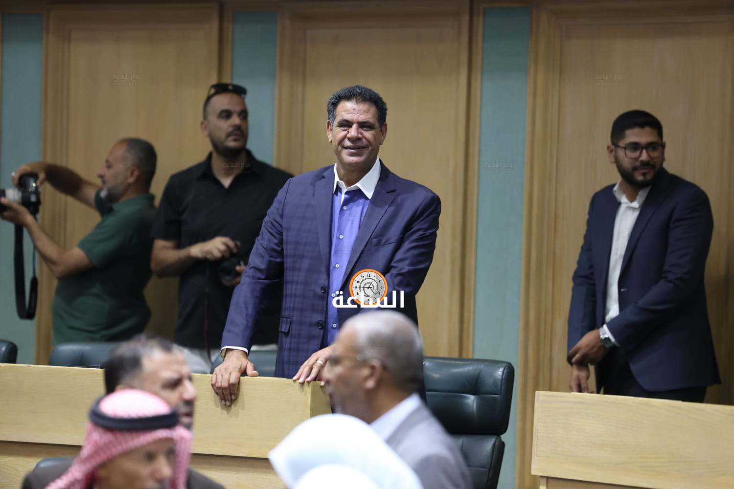 Madar Al-Saa Images 0.3635055539045696