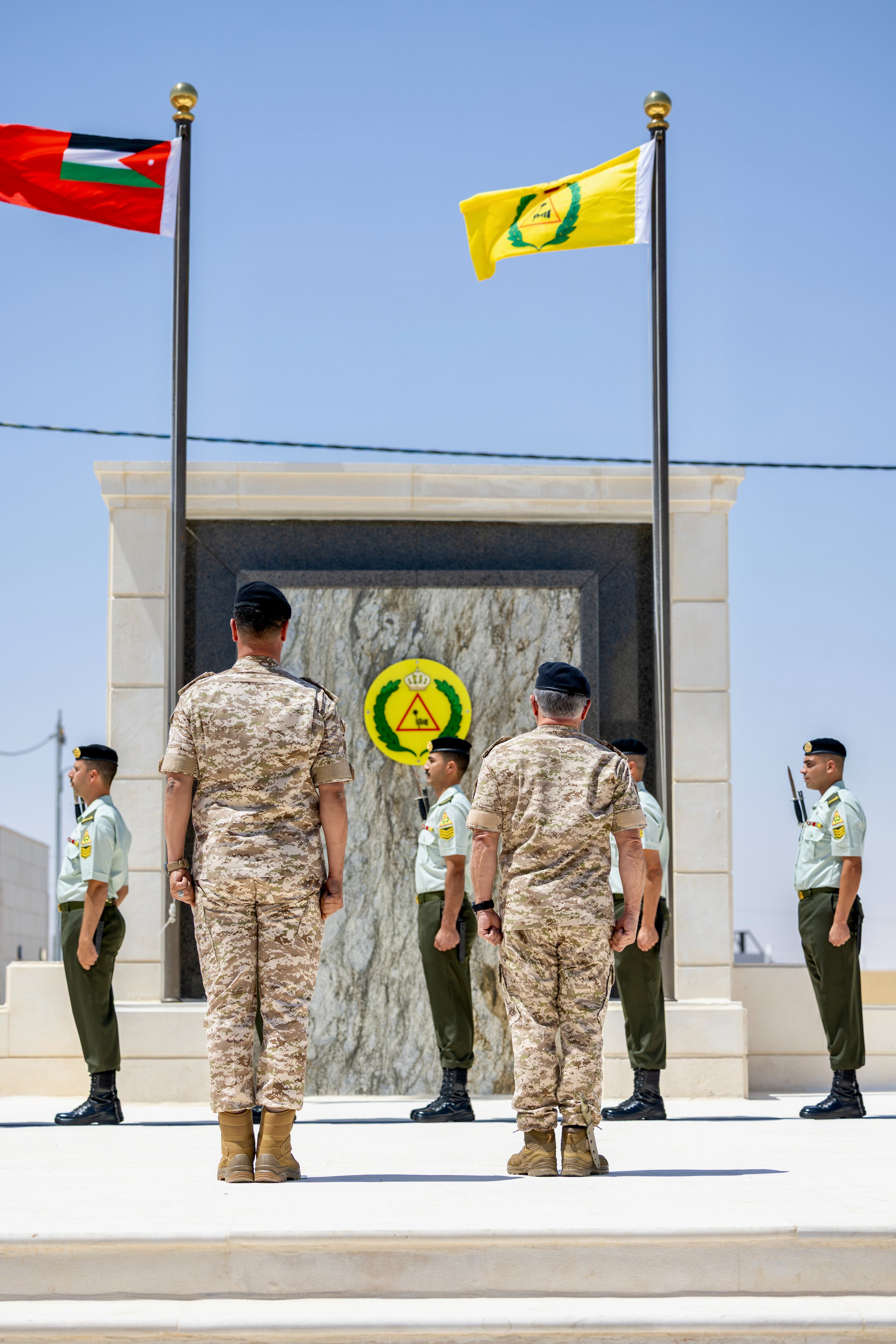 Madar Al-Saa Images 0.02121482520928286