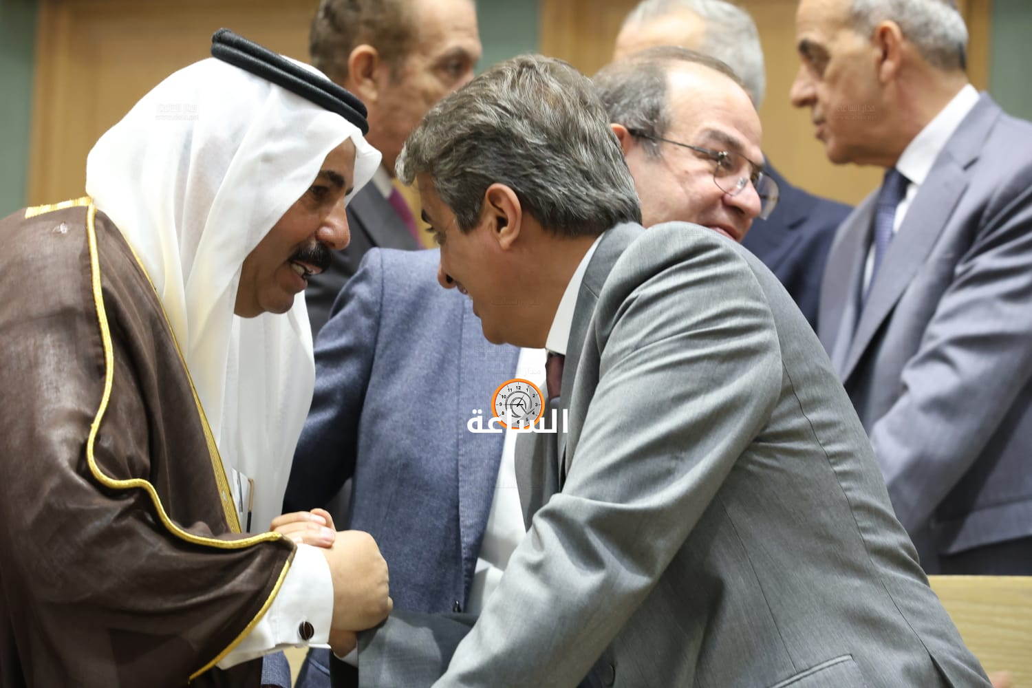 Madar Al-Saa Images 0.6957644236393804