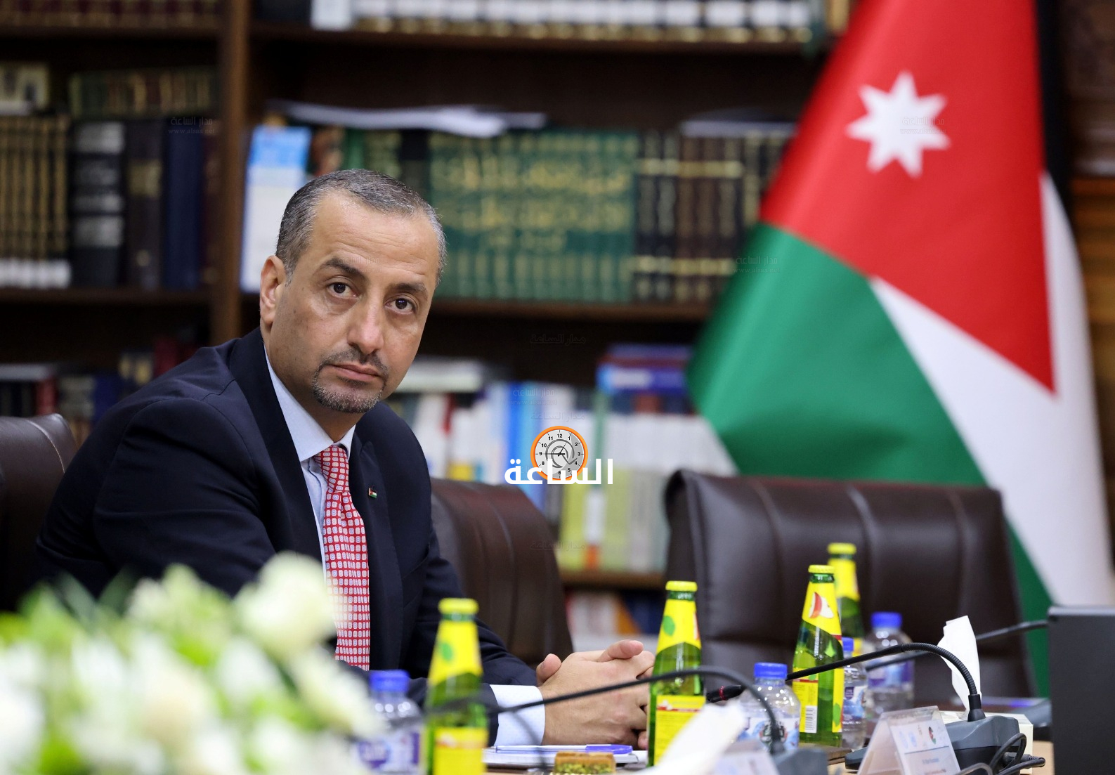 Madar Al-Saa Images 0.520425401503022