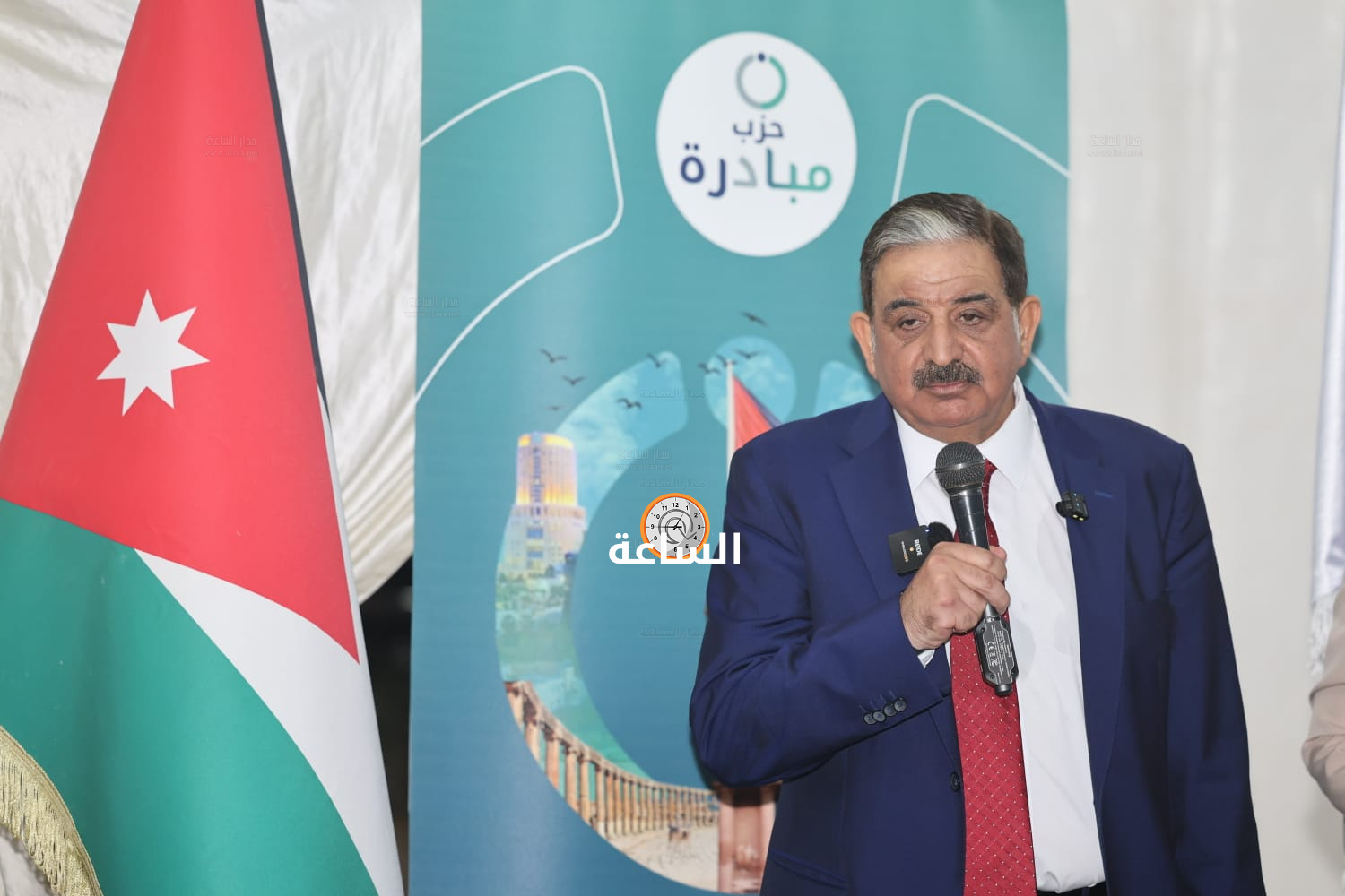 Madar Al-Saa Images 0.12012150152132117