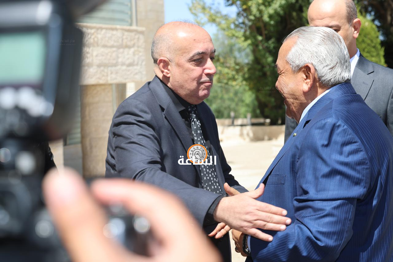 Madar Al-Saa Images 0.4914896557619991