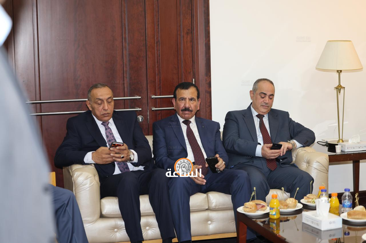 Madar Al-Saa Images 0.2754875900022207
