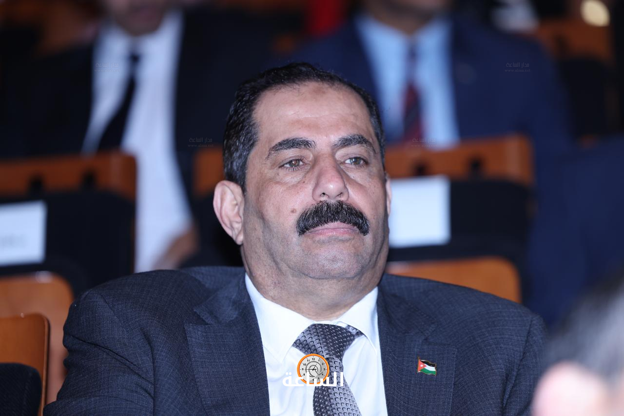 Madar Al-Saa Images 0.10088235522086708