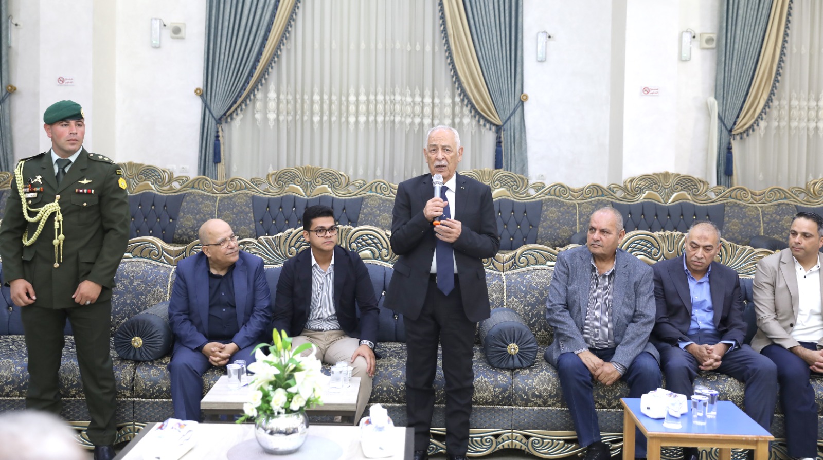 Madar Al-Saa Images 0.3998780872290135