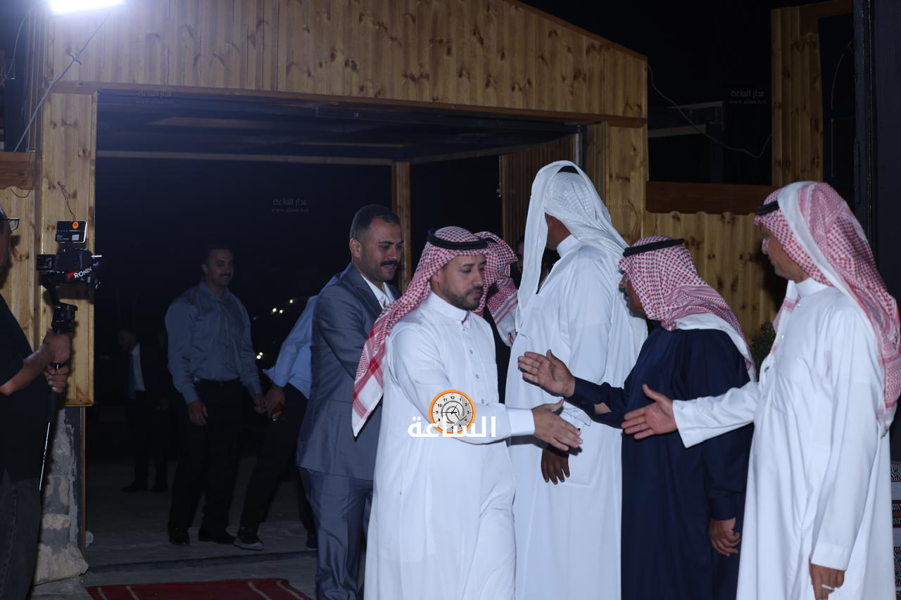 Madar Al-Saa Images 0.7611794147133207