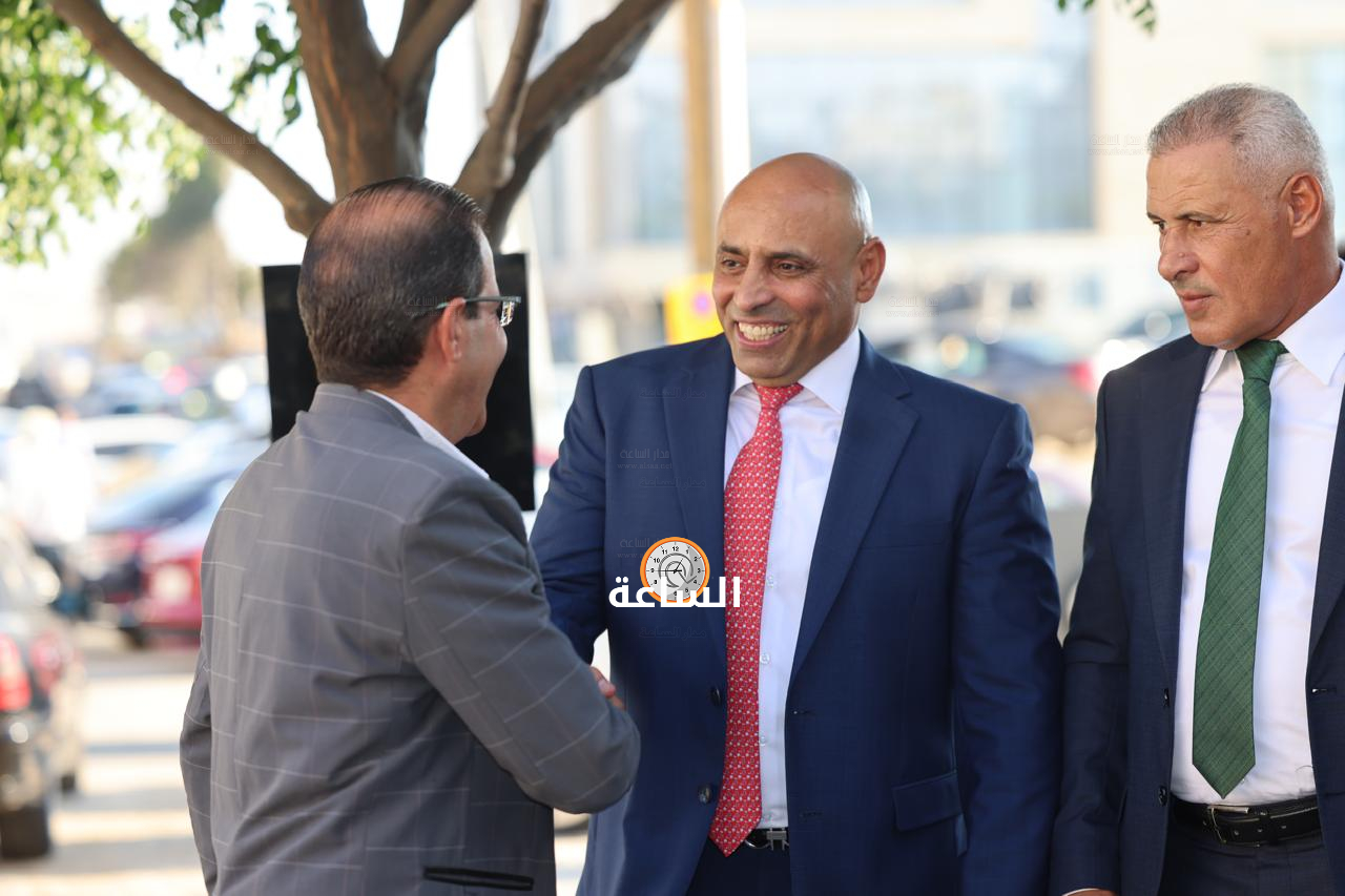 Madar Al-Saa Images 0.5286137878232071