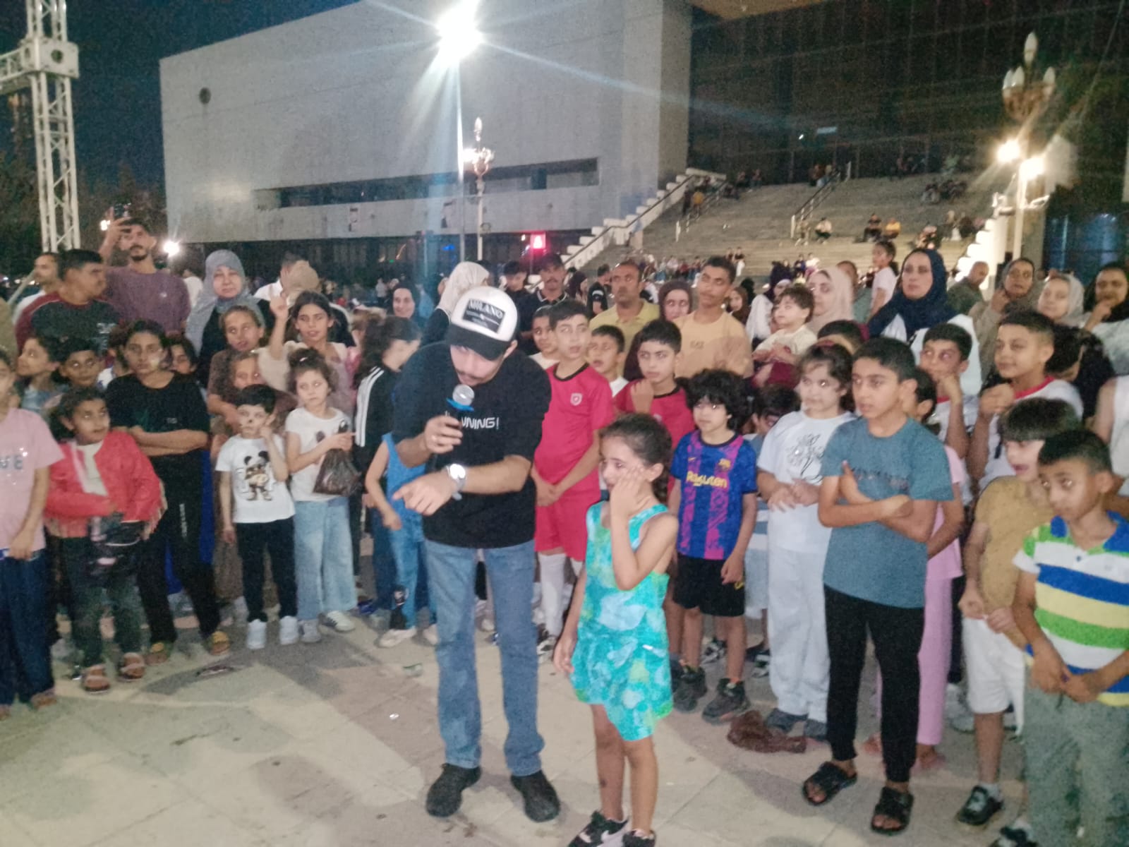 Madar Al-Saa Images 0.35277016686933216