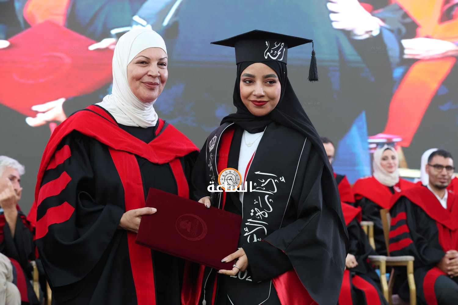 Madar Al-Saa Images 0.9068368670500441