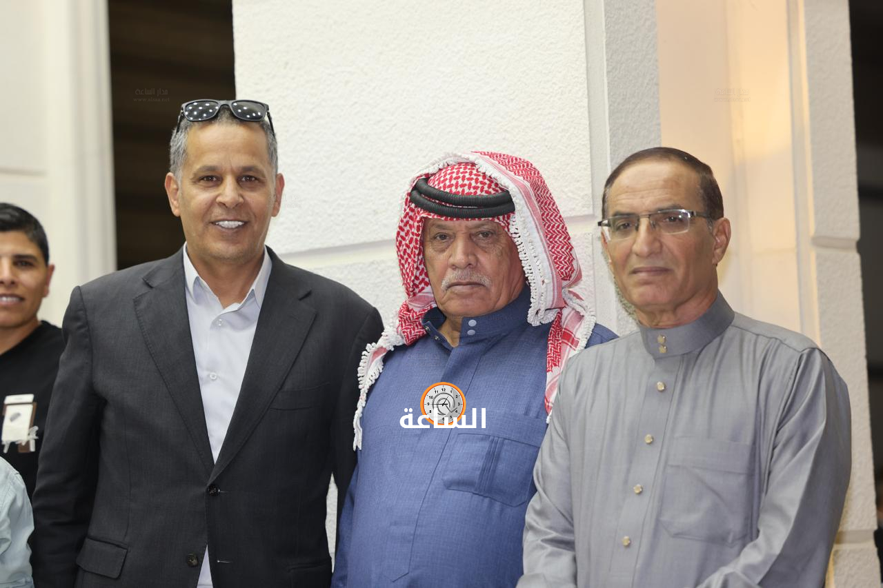 Madar Al-Saa Images 0.04071202384547756