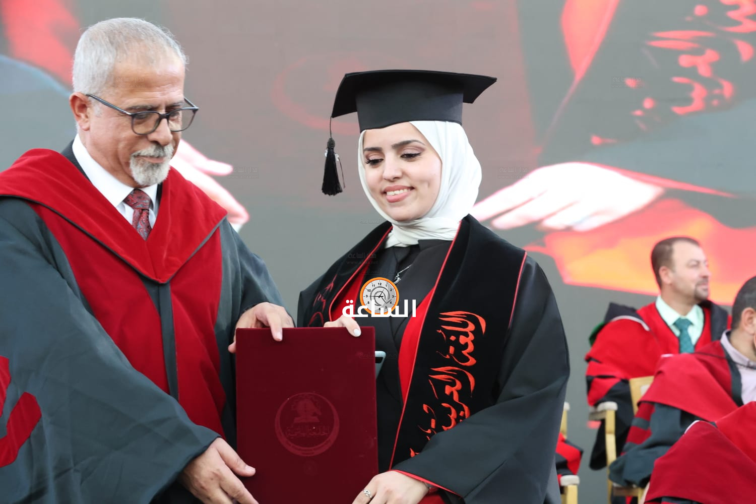 Madar Al-Saa Images 0.39592770012549805