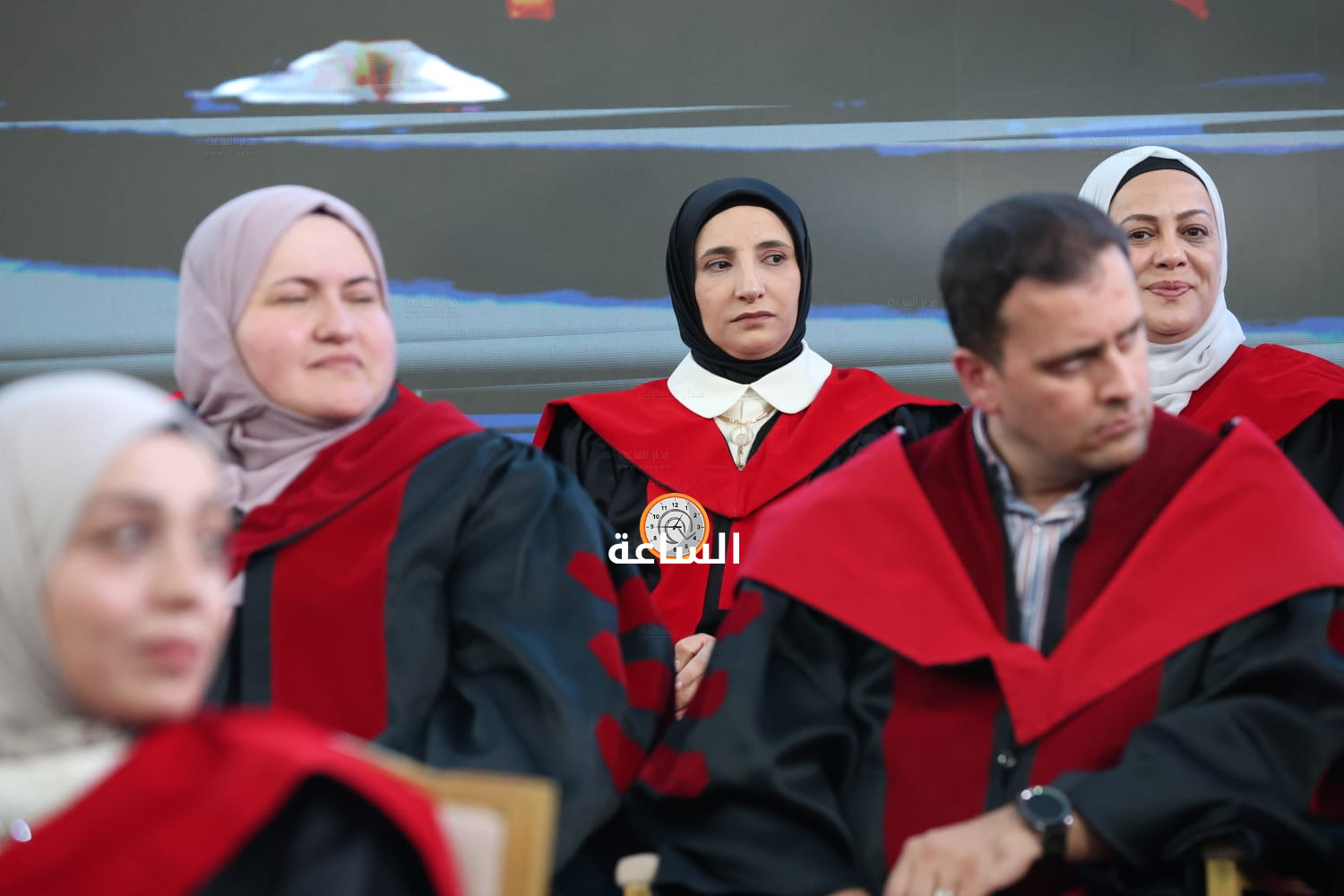 Madar Al-Saa Images 0.25920587525113903