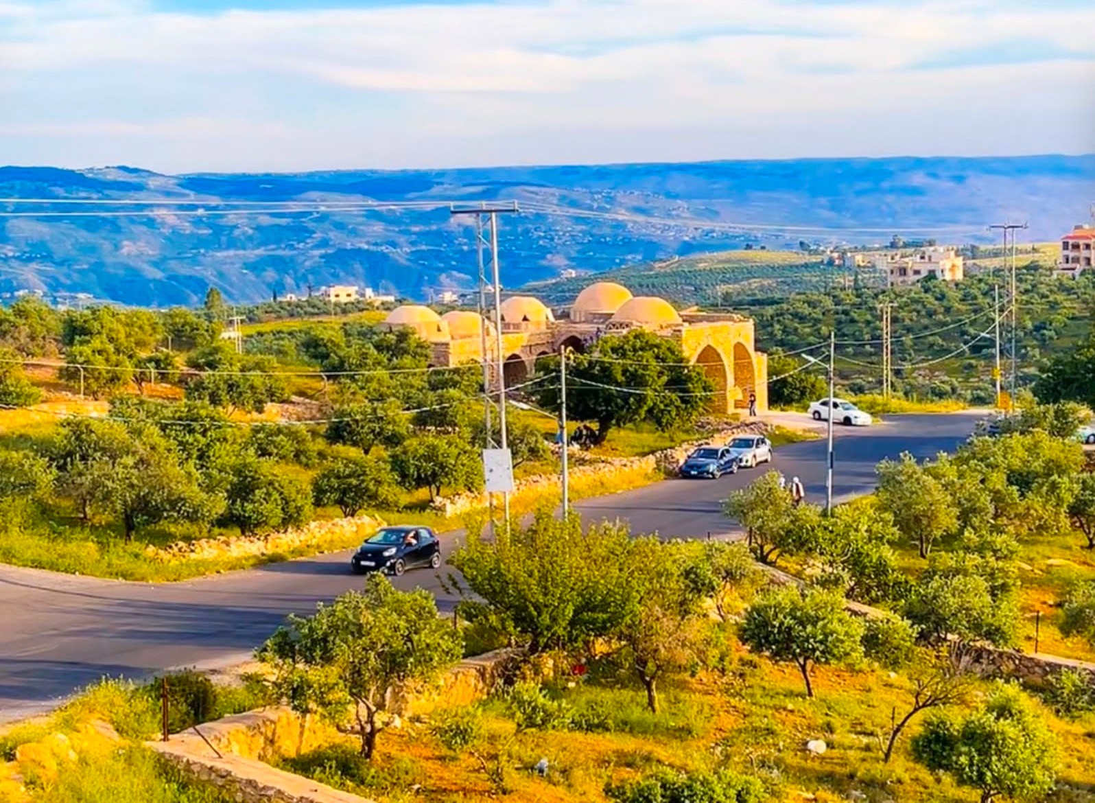 Madar Al-Saa Images 0.11544934082596026