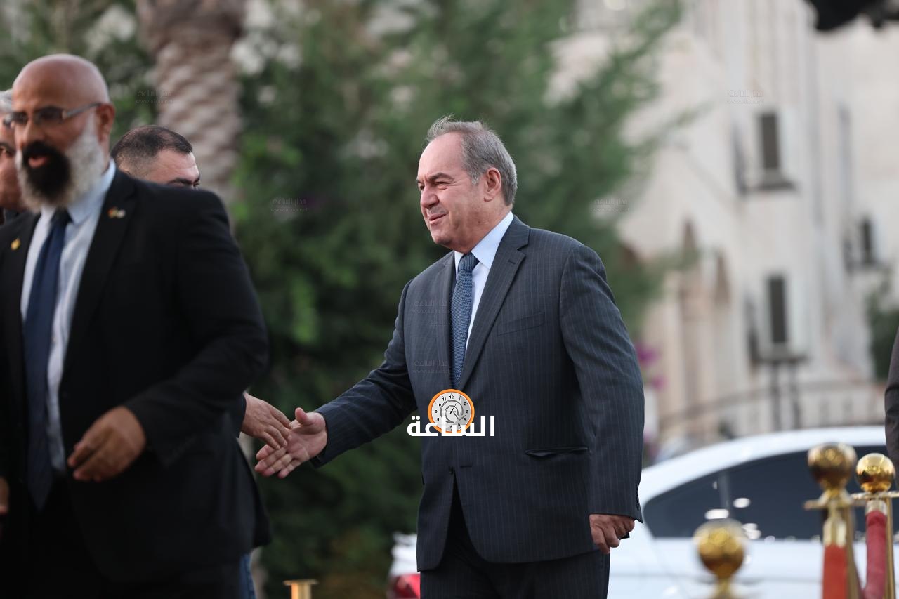 Madar Al-Saa Images 0.5104335521361187